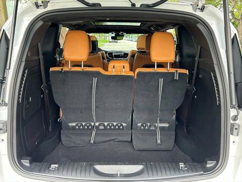 Certified 2023 Chrysler Pacifica Pinnacle FWD image 45