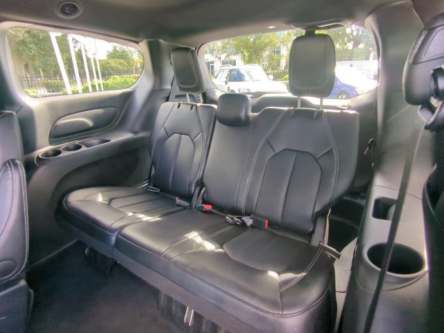 Certified 2026 Chrysler Pacifica Select FWD image 16