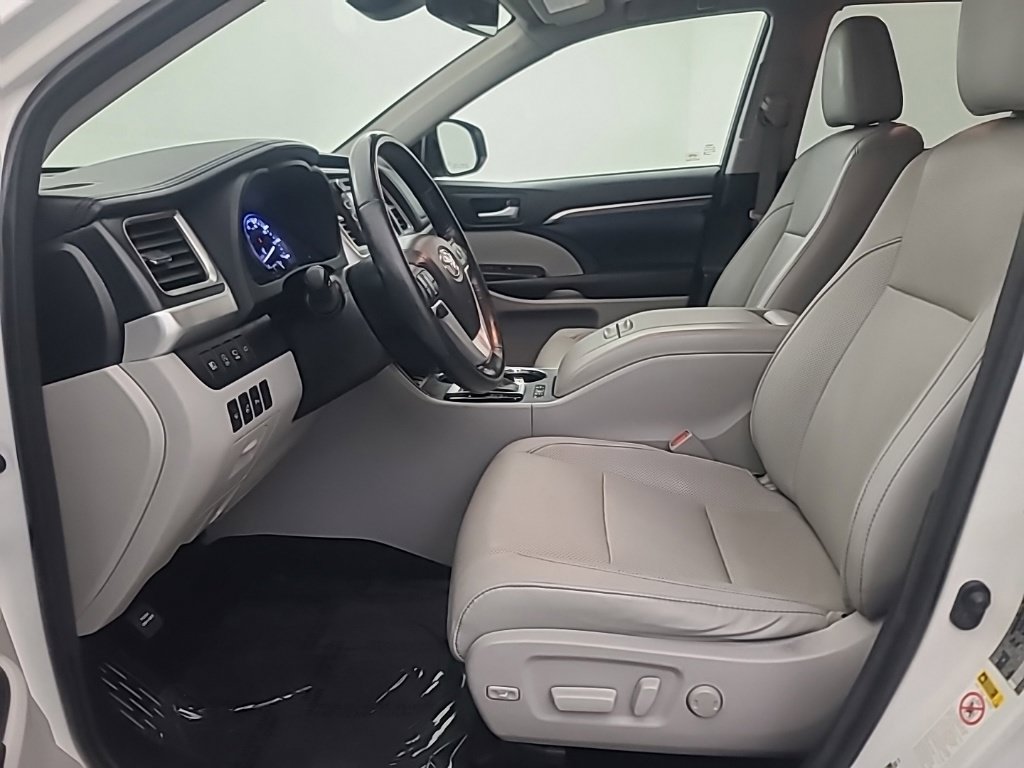 Used 2018 Toyota Highlander Limited Platinum AWD/4WD image 29