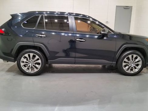 Used 2019 Toyota RAV4 Limited w/ Advanced Technology Package AWD/4WD image 9
