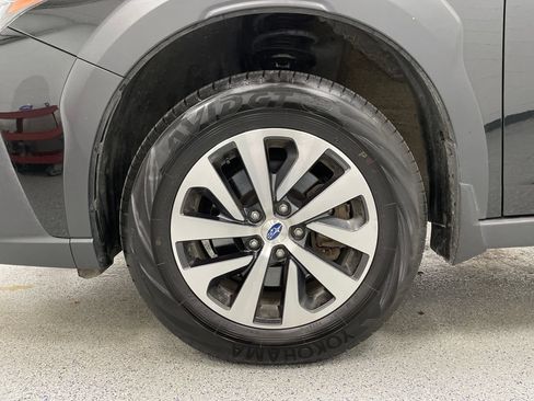 Used 2025 Subaru Outback Premium AWD/4WD image 4