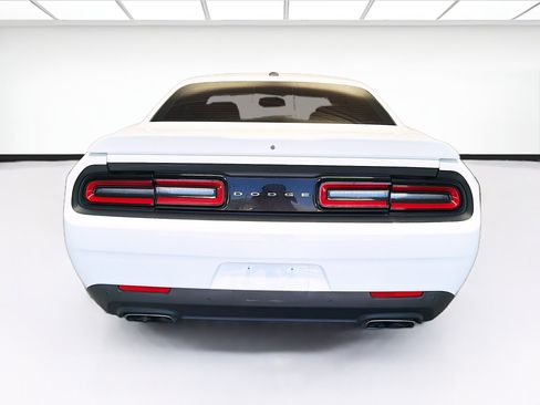 Used 2022 Dodge Challenger R/T RWD image 5
