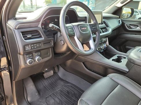 Used 2022 GMC Yukon SLT w/ SLT Luxury Package image 20