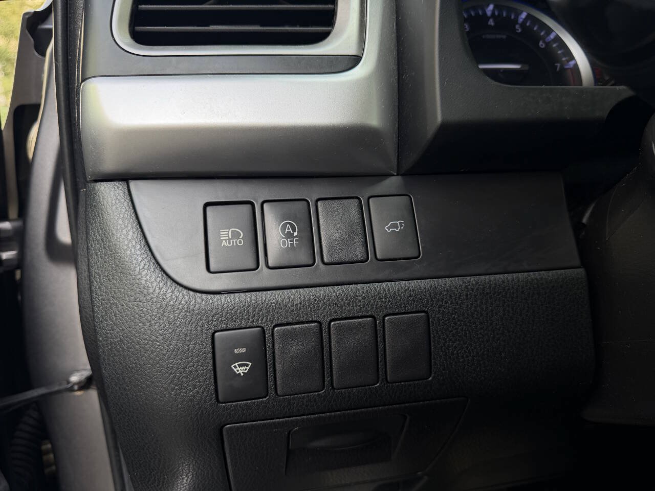 Used 2019 Toyota Highlander SE AWD/4WD image 31