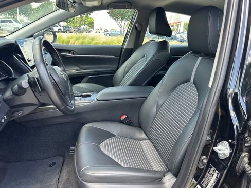 Used 2024 Toyota Camry SE FWD image 12