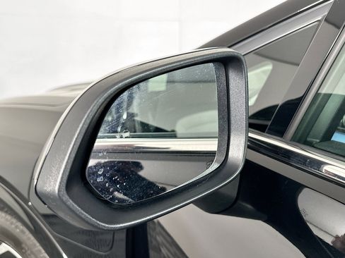 Used 2025 Chevrolet Equinox EV LT image 16