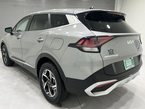Used 2024 Kia Sportage LX image 6