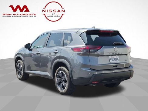 Certified 2024 Nissan Rogue SV FWD image 7