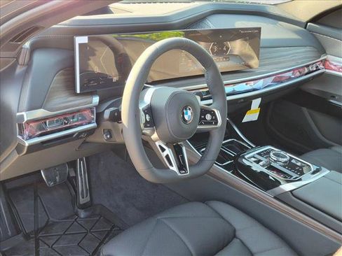 New 2026 BMW 740i RWD image 3