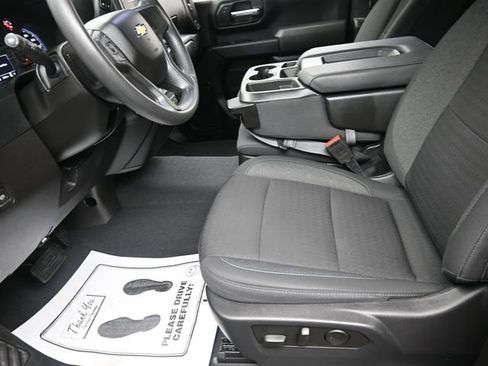 Used 2024 Chevrolet Silverado 2500 Custom w/ Custom Value Package image 15