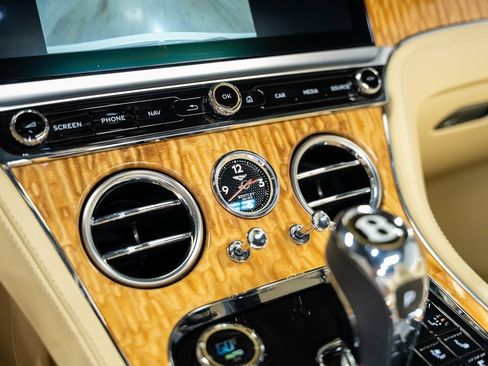 Used 2020 Bentley Continental GT V8 image 48