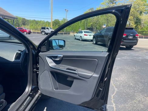 Used 2017 Volvo XC60 T5 Dynamic w/ Preferred Option Package image 21