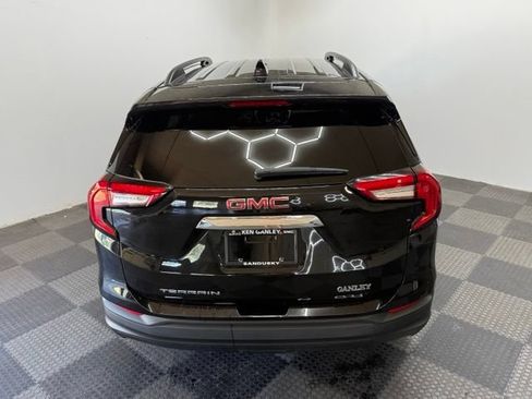 Used 2023 GMC Terrain SLE w/ Driver Convenience Package FWD image 10