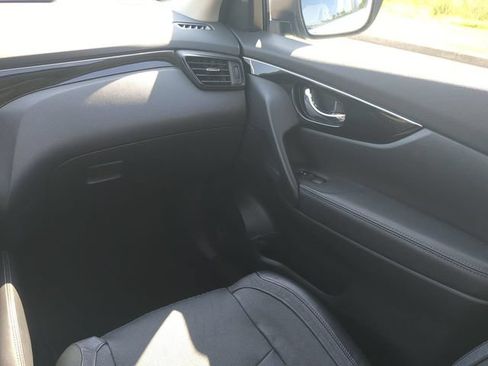 Used 2017 Nissan Rogue Sport SL w/ SL Premium Package FWD image 17