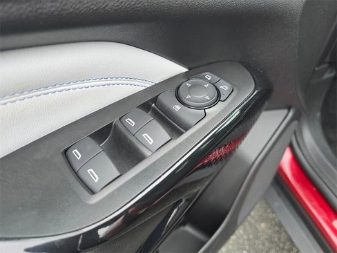 Certified 2025 Chevrolet Trax LT w/ LT Convenience Package image 17