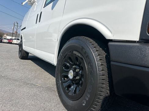 Used 2011 Chevrolet Express 1500 AWD w/ Power Package image 10