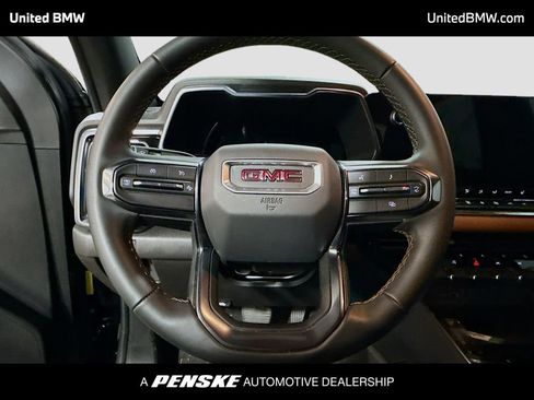 Used 2025 GMC Canyon AT4 image 6