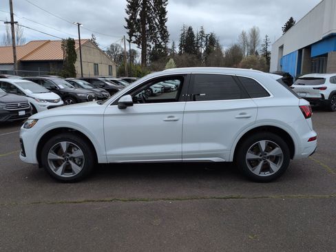 Used 2023 Audi Q5 Premium Plus w/ Premium Plus Package image 2