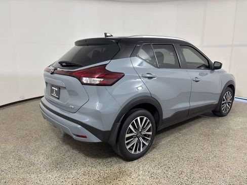 Used 2023 Nissan Kicks SV image 7