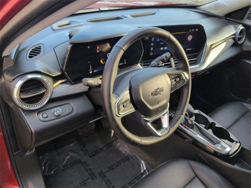 Used 2024 Chevrolet Trax ACTIV w/ Sunroof Package image 10