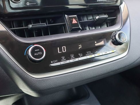 Used 2022 Toyota Corolla LE image 14