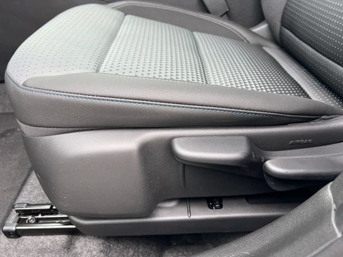 New 2026 Chevrolet Trax LT w/ LT Convenience Package FWD image 8