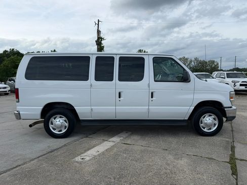 Used 2012 Ford E-350 and Econoline 350 XLT RWD image 6
