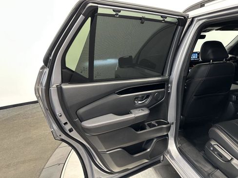 Certified 2025 Honda Pilot TrailSport image 28