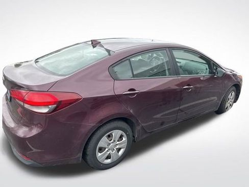 Used 2018 Kia Forte LX w/ LX Rear Camera Package image 5