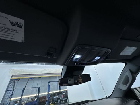 Used 2025 Chevrolet Silverado 1500 Custom image 29