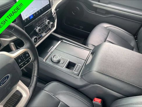 Used 2024 Ford Expedition XLT RWD image 17