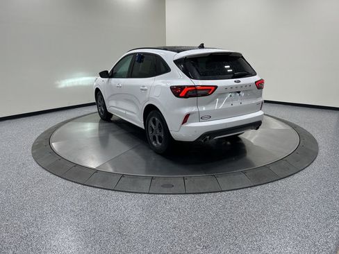 Certified 2024 Ford Escape ST-Line w/ Tech Pack #1 image 9