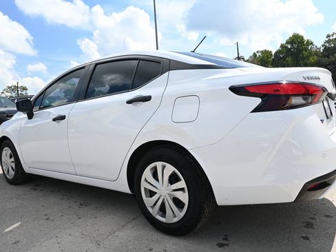 Used 2023 Nissan Versa S FWD image 4
