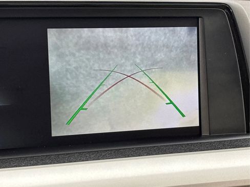 Used 2018 BMW 320i xDrive Sedan w/ Convenience Package image 36