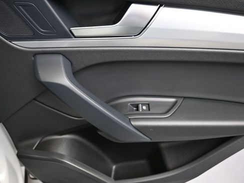 Certified 2025 Audi Q5 2.0T Premium w/ Convenience Plus Package image 15