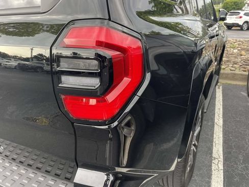 Used 2025 Toyota 4Runner Limited AWD/4WD image 12