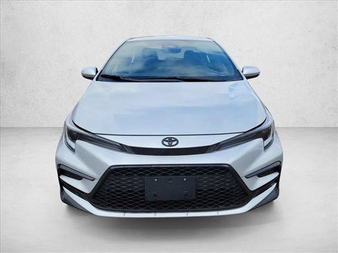 Used 2025 Toyota Corolla SE image 2