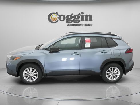 New 2026 Toyota Corolla Cross LE w/ Moonroof Package FWD image 6
