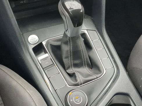 Used 2022 Volkswagen Tiguan S image 22