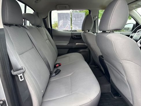 Used 2017 Toyota Tacoma SR5 w/ Tow Package AWD/4WD image 13