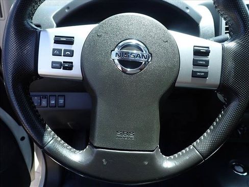 Used 2020 Nissan Frontier PRO-4X w/ Pro-4x Utility Package AWD/4WD image 13