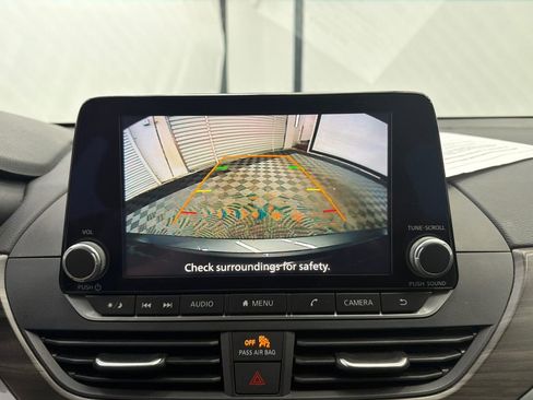 Used 2024 Nissan Altima 2.5 SV FWD image 27