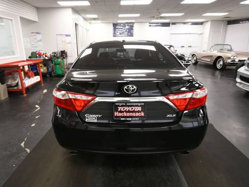 Used 2015 Toyota Camry XLE FWD image 7