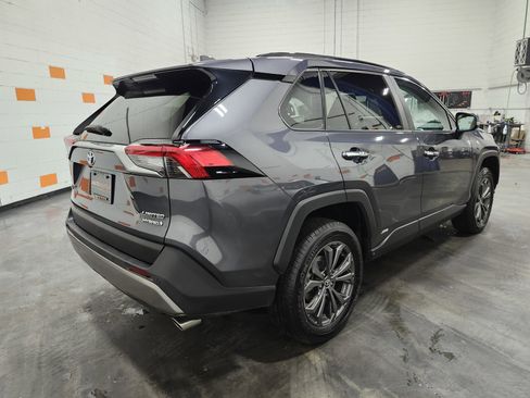 Used 2023 Toyota RAV4 Limited image 17