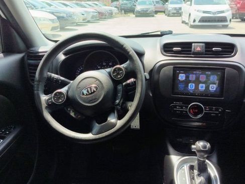 Used 2017 Kia Soul + FWD image 20