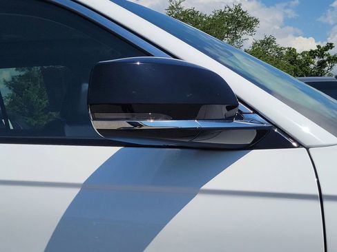 Used 2023 Jeep Grand Cherokee Limited image 8