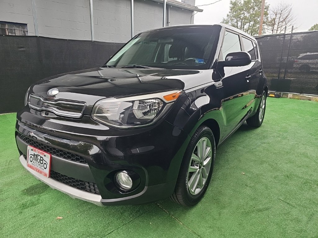 Used 2019 Kia Soul + FWD image 7