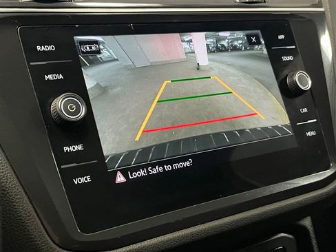 Used 2023 Volkswagen Tiguan SE R-Line image 28