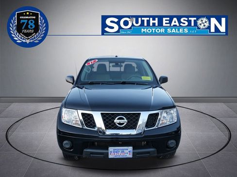 Used 2017 Nissan Frontier SV image 3