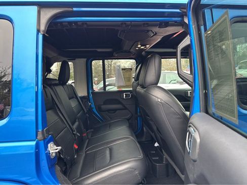 Certified 2022 Jeep Wrangler Unlimited Sahara w/ Cold Weather Group image 9